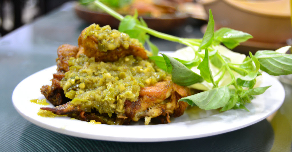 Ayam penyet cabe ijo